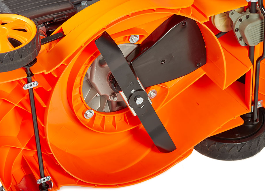 CORTACÉSPED DE GASOLINA AUTOPROPULSADO CC240PT